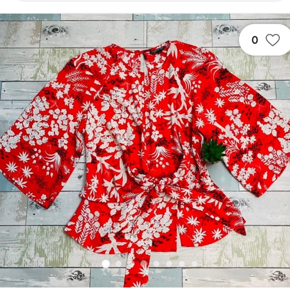 Topshop Tops - Topshop floral blouse